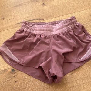 Lululemon low rise Hottie hot shorts